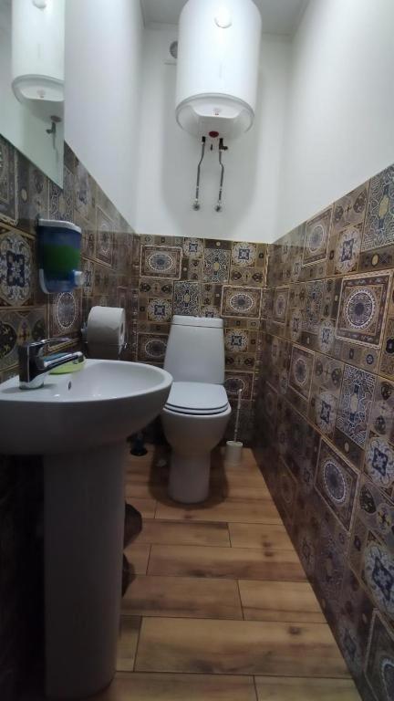 צ'רקסי Отель "Swallow House" חדר תמונה