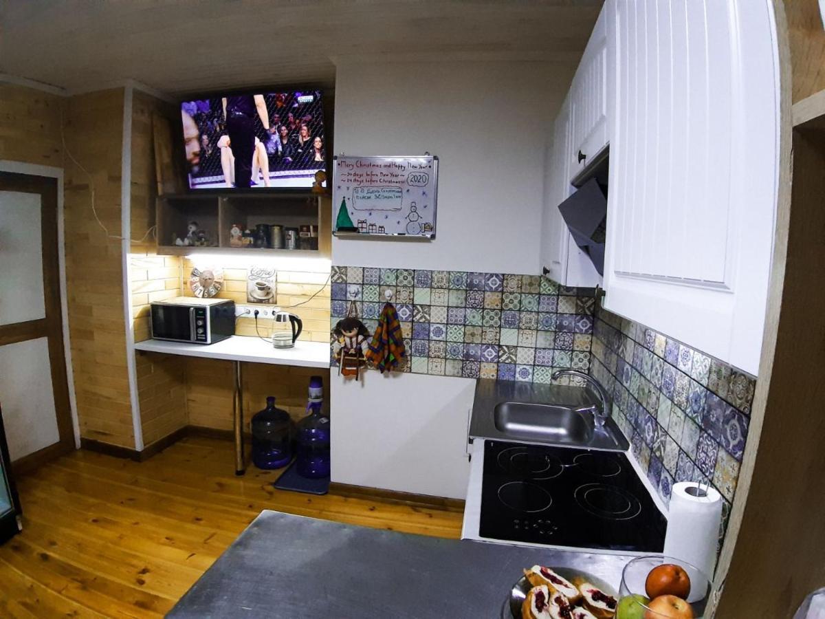 צ'רקסי Отель "Swallow House" מראה חיצוני תמונה